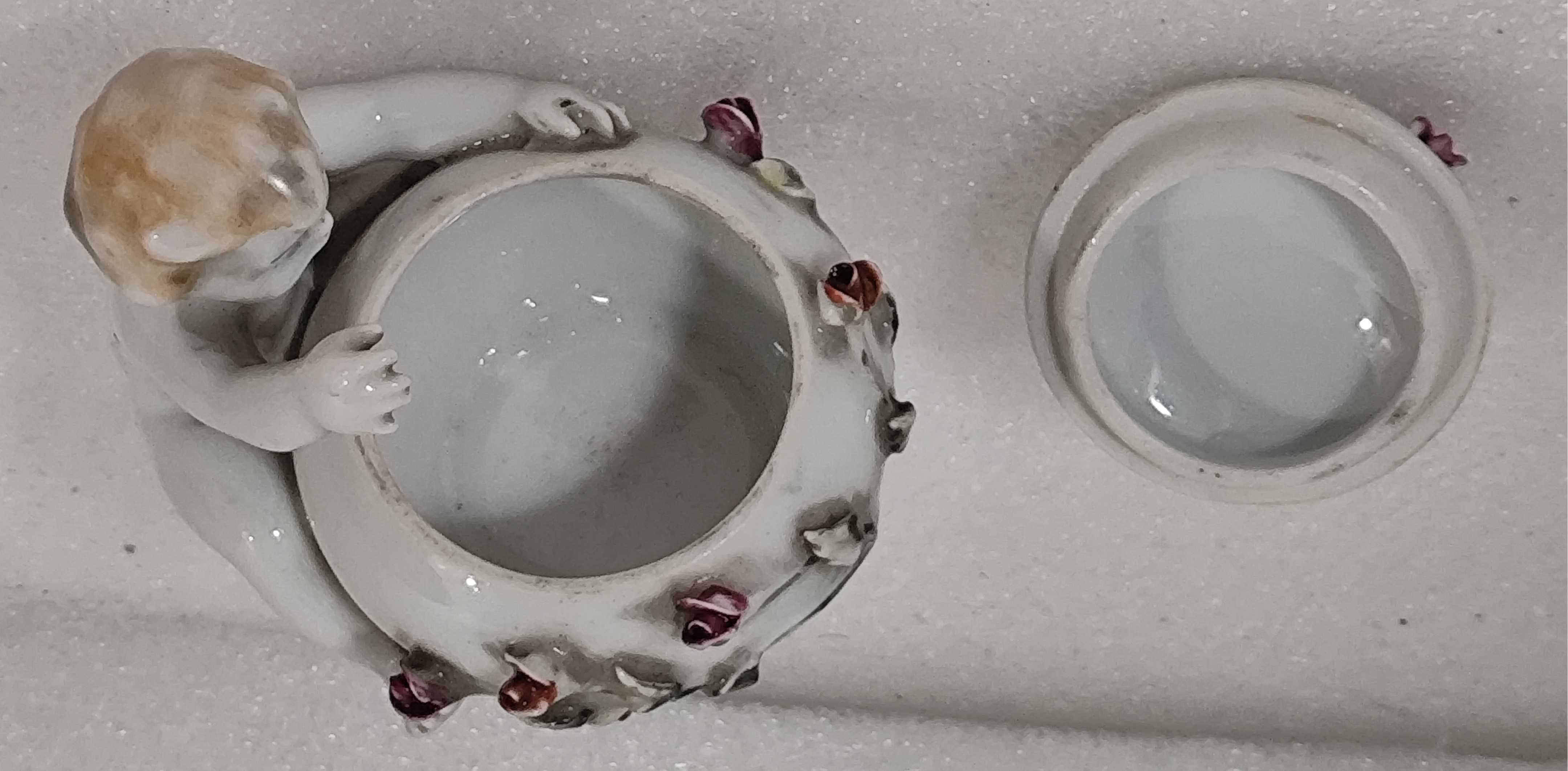 Pequena caixa guarda jóias em porcelana Artibus