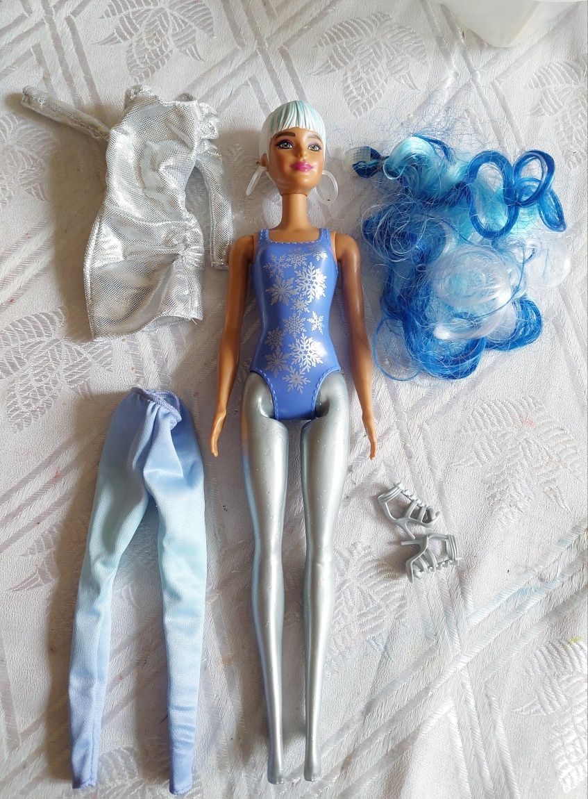Lalka Barbie świateczna firmy Mattel