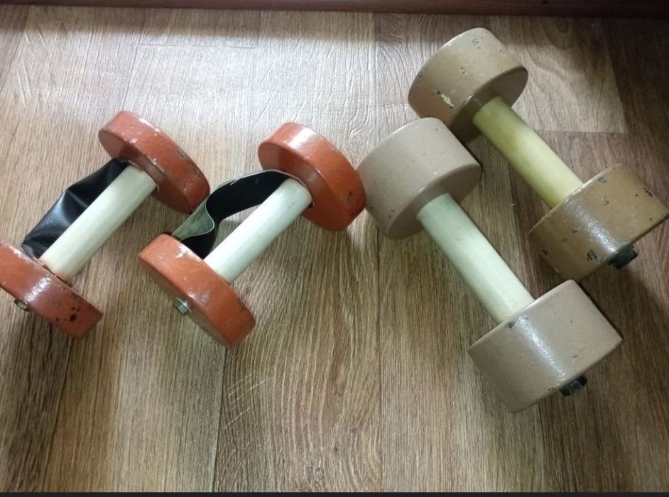 Гантели стальные разборные по 3,7 кг и по 6 кг  попарно