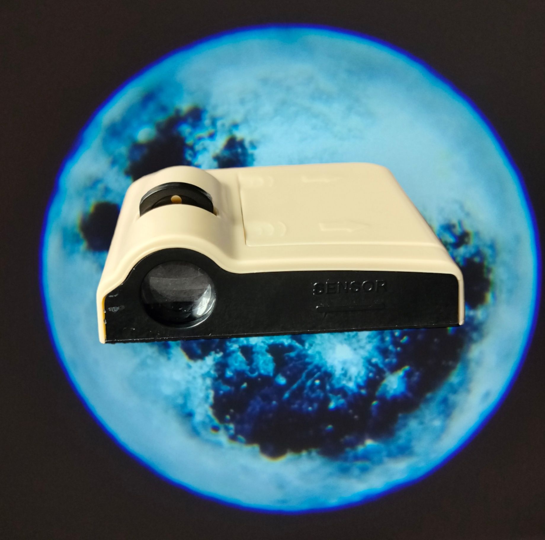 Mini projektor księżyc