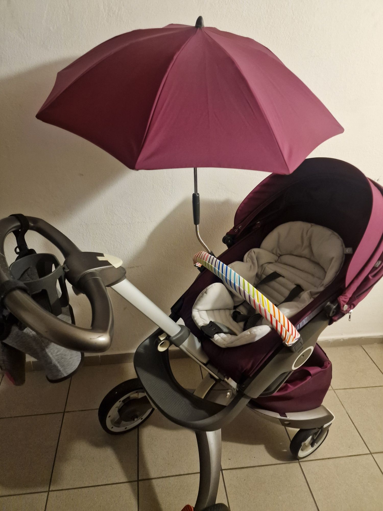 Stokke v4-spacerówka, bogaty zestaw