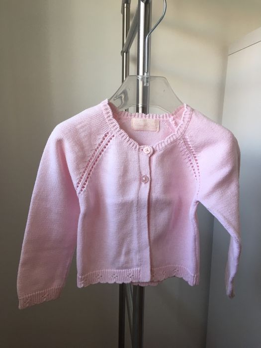 Casaco rosa, da marca Mayoral, tamanho 12 meses.