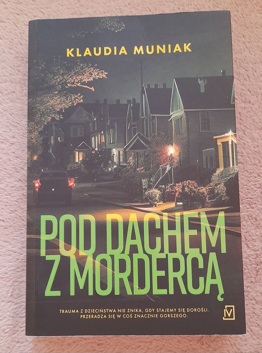 Nowa Książka Pod dachem Z Morderca
