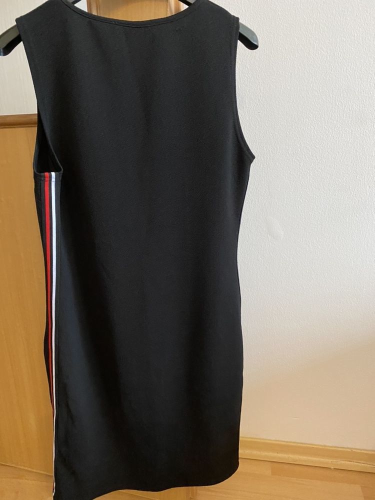 Nowa czarna sukienka z lampasem rozmiar 42
