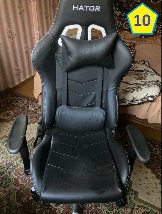 Продам свою офисную мебель.