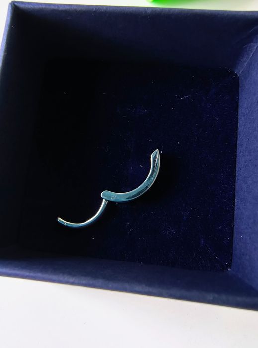 Пирсинг в пупок, сережка в пуп