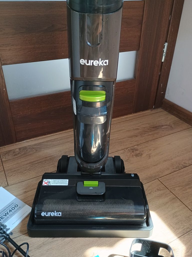 Odkurzacz pionowy mopujący Eureka New 400