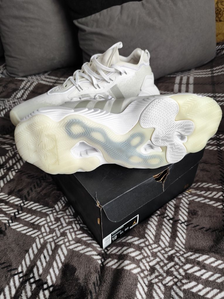 Buty Adidas Trae Young 3