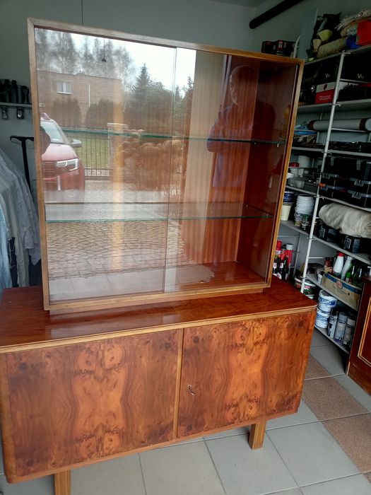 Jarocińskie meble witryna czasy PRL w bardzo dobrym stanie