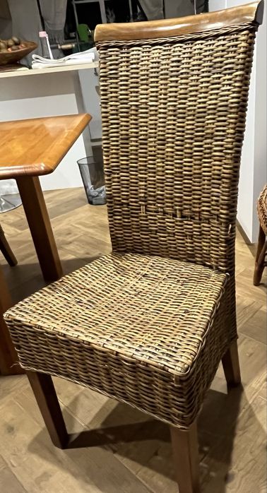 Mesa extensivel em pinho mel+ 4 cadeiras em madeira e verga