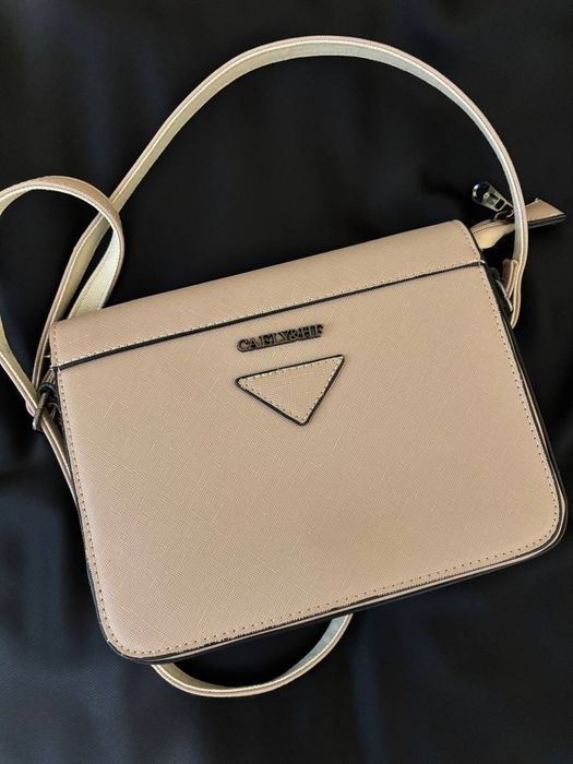 Жіноча сумочка через плече