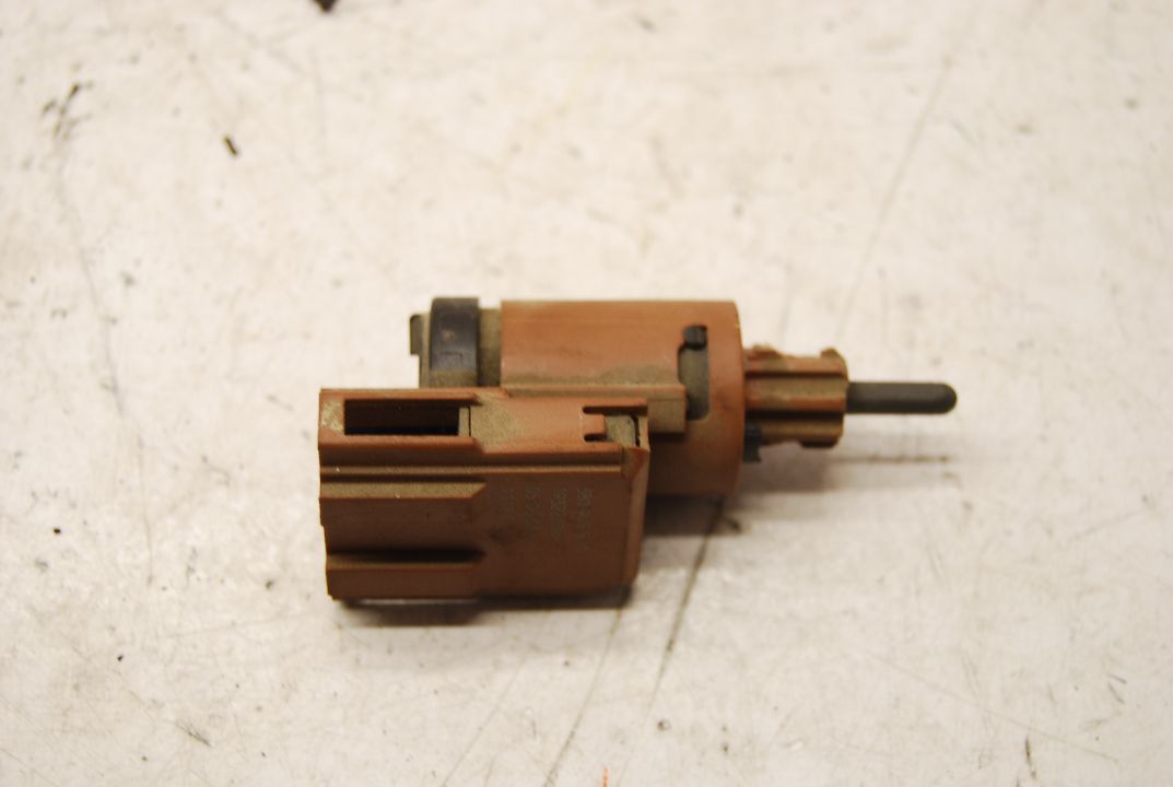 CZUJNIK STOP 3B0945511A 3B0945511 3B0945511B VW GOLF V AUDI SEAT
