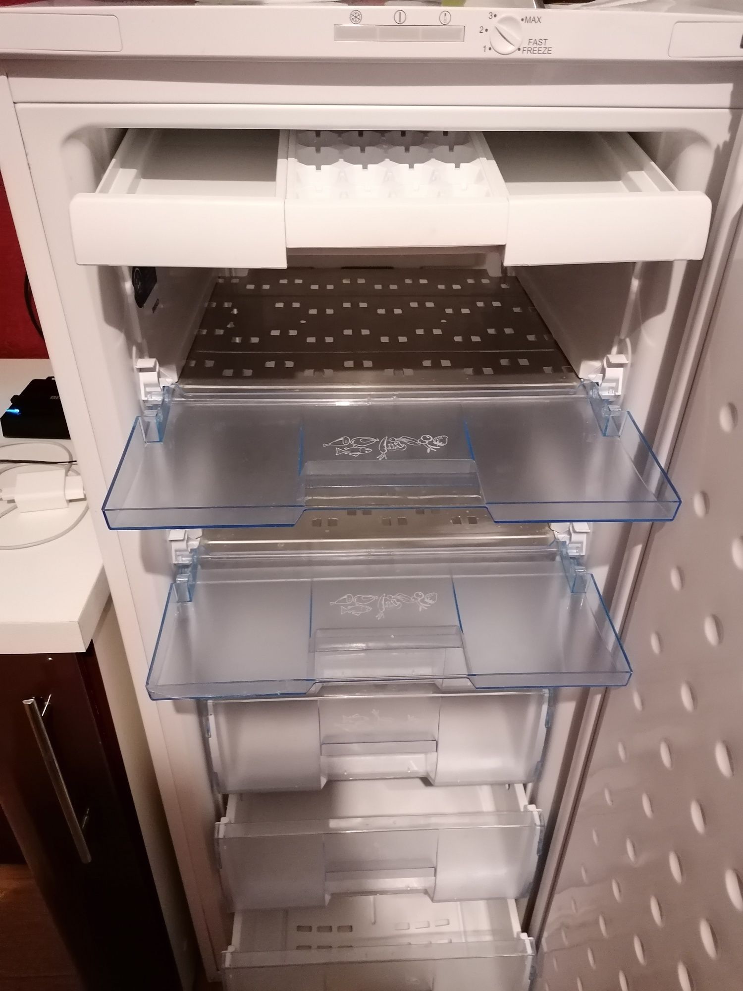 Морозильна камера Beko FSA 21320