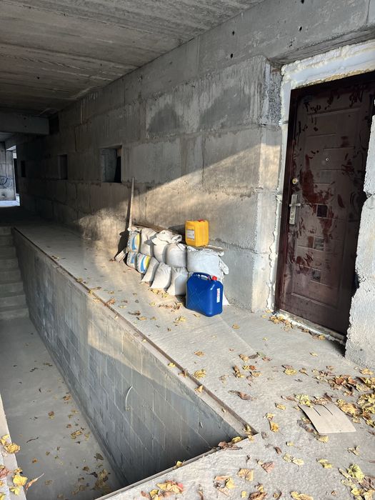 Оренда гаража Виставка 200 грн за кв. метр