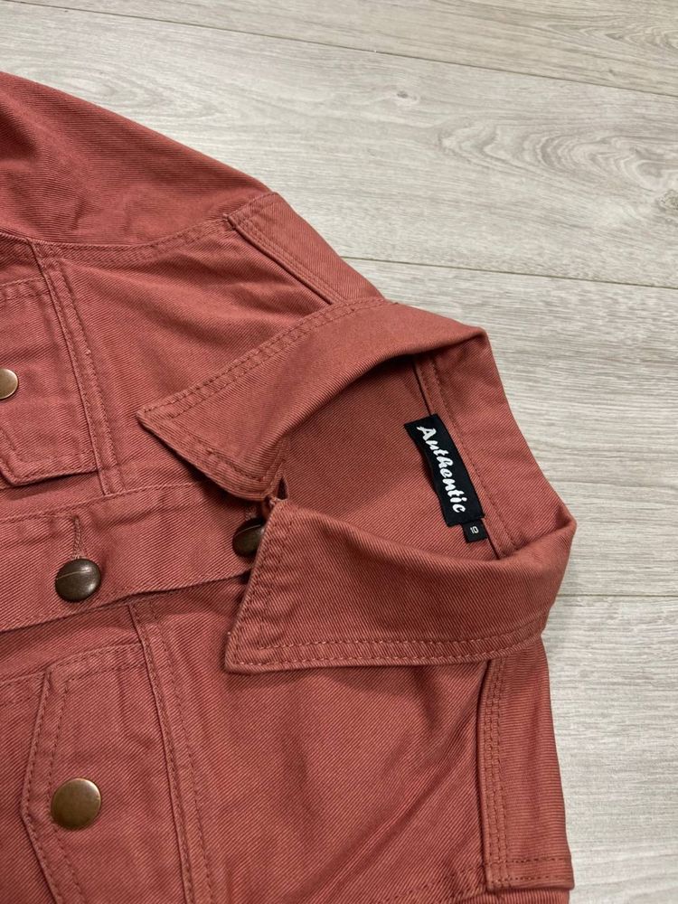 Женская джинсовка укороченая джинсовая куртка Levis