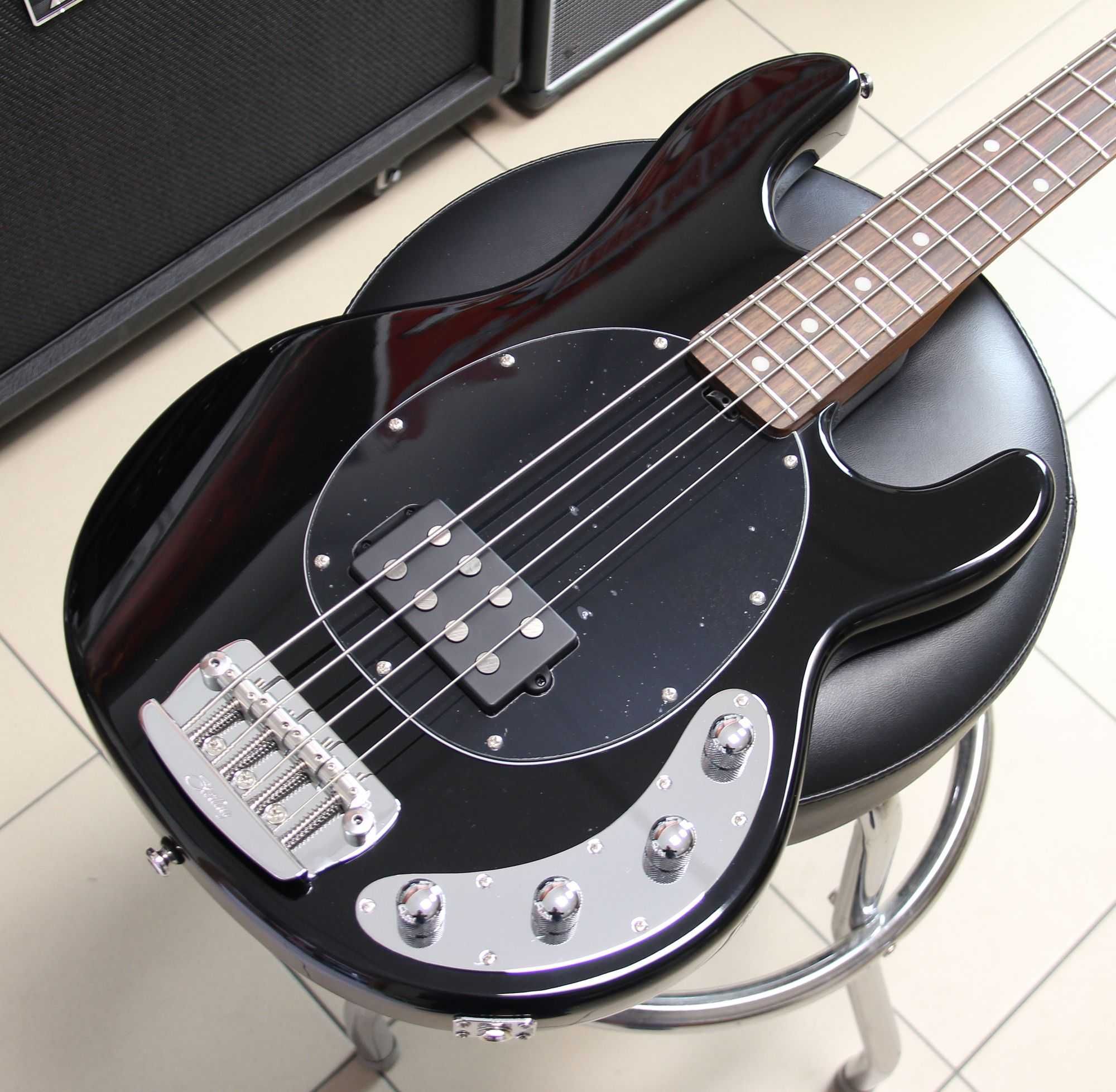 Gitara basowa Sterling by Music Man StingRay 34 BK - nowa!