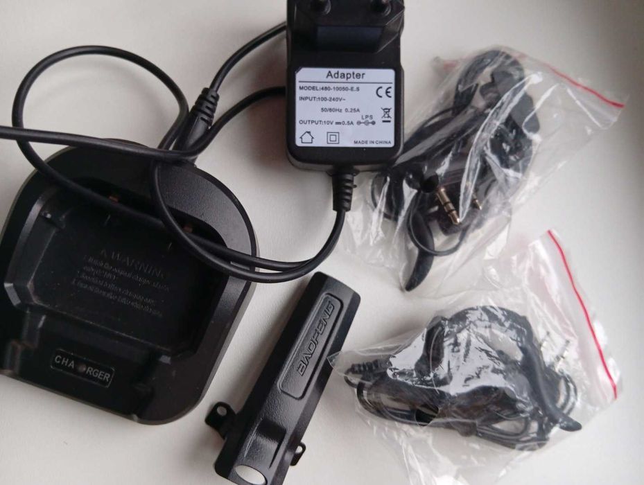 Рация BAOFENG UV - 82, зарядное устройство 2шт., клипса, 2 гарнитуры