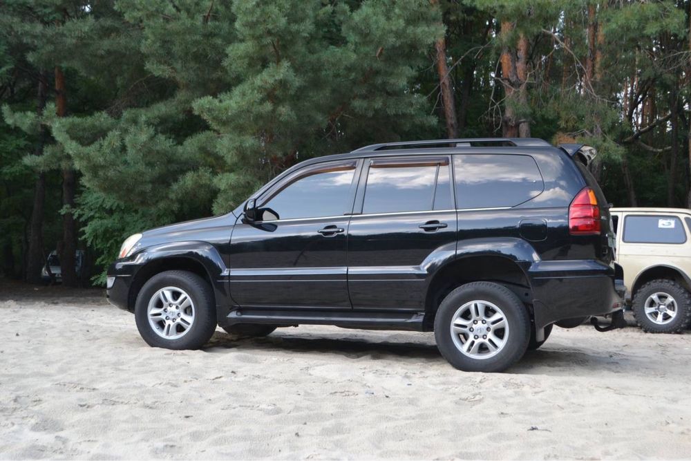 Лексус GX 470,2004 года,автомат,газ/бензин,в хорошем состоянии.