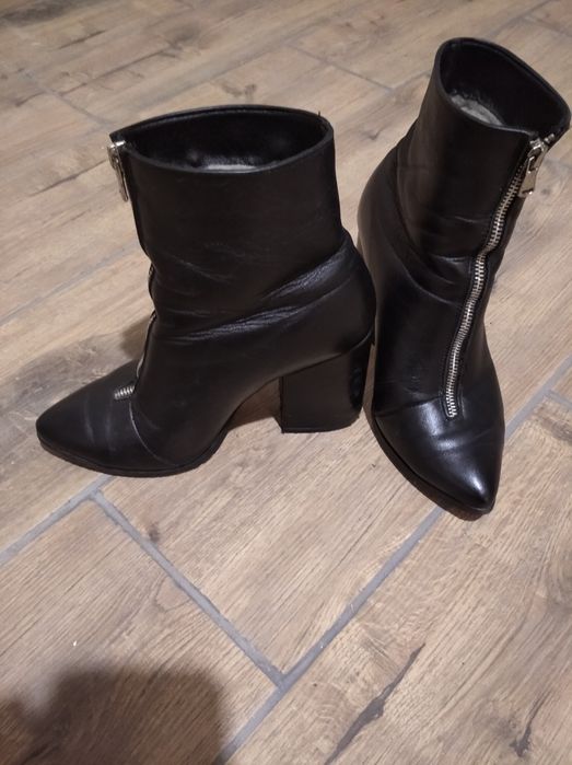 Бательоны кожаные