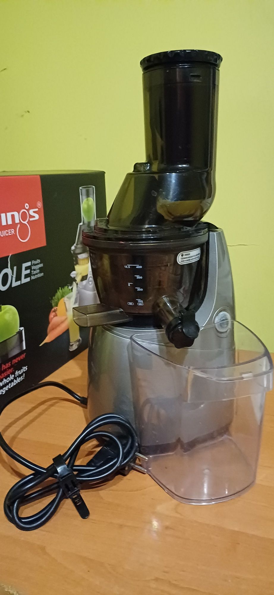 Sprzedam wyciskarka wolnoobrotowa Kuvings M6 B6000