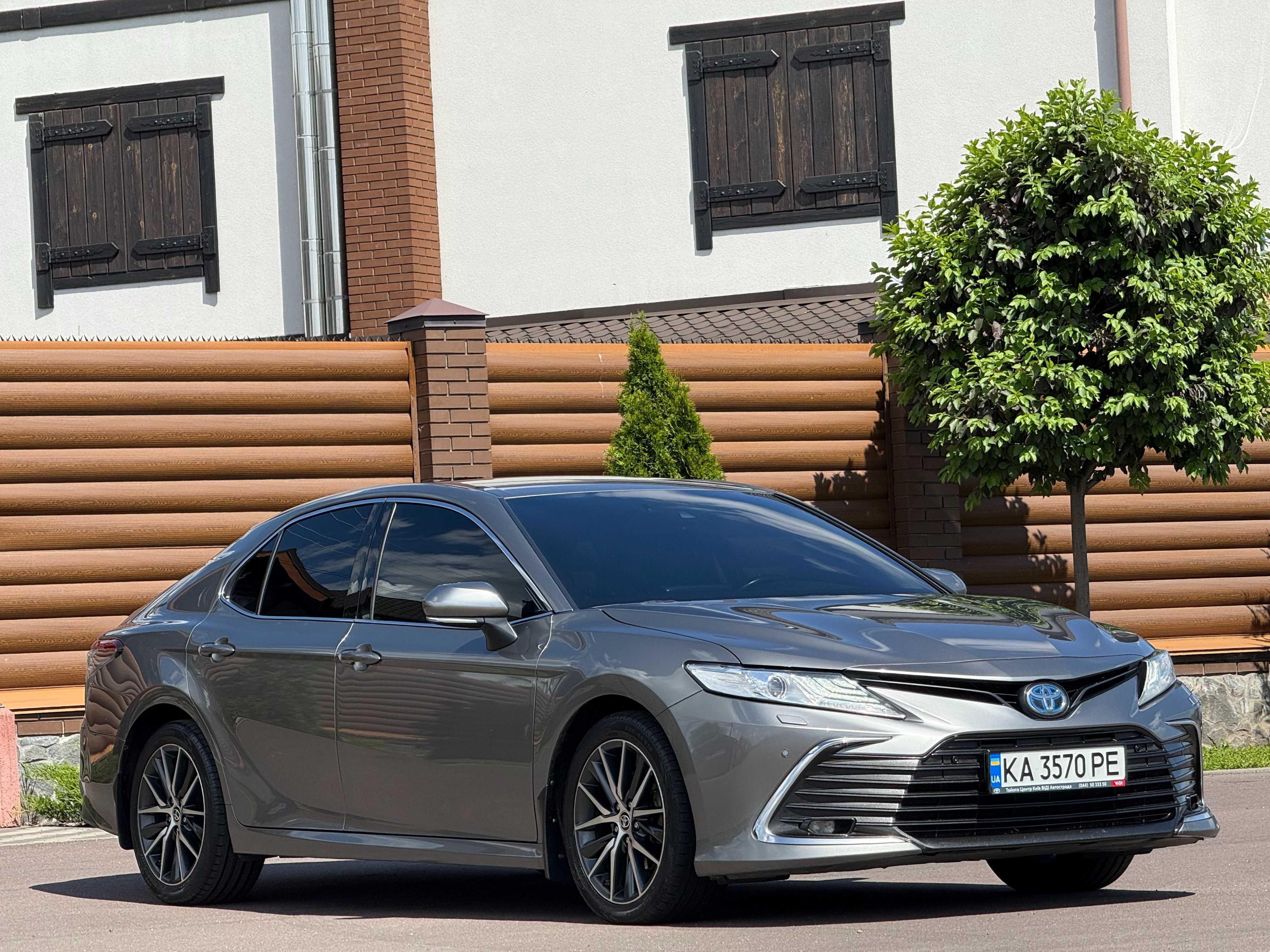 Toyota Camry 2021 Офіційна 2,5 Гібрид Гарний стан
