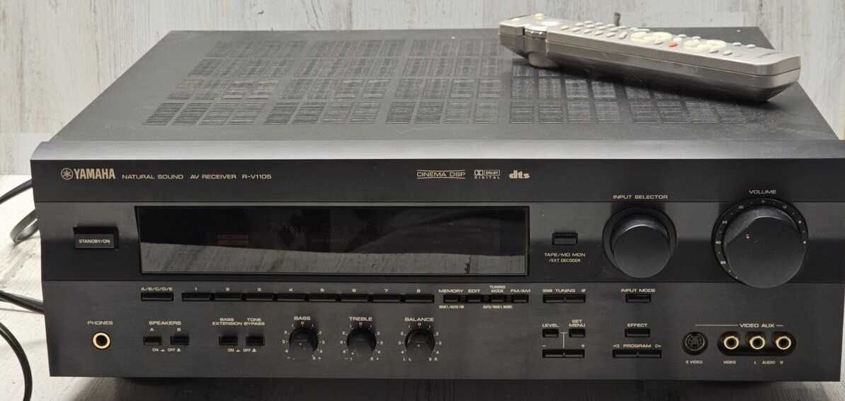 Ресивер YAMAHA R-V 1105
