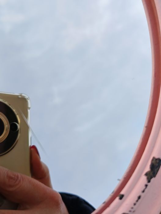 Małe różowe lusterko