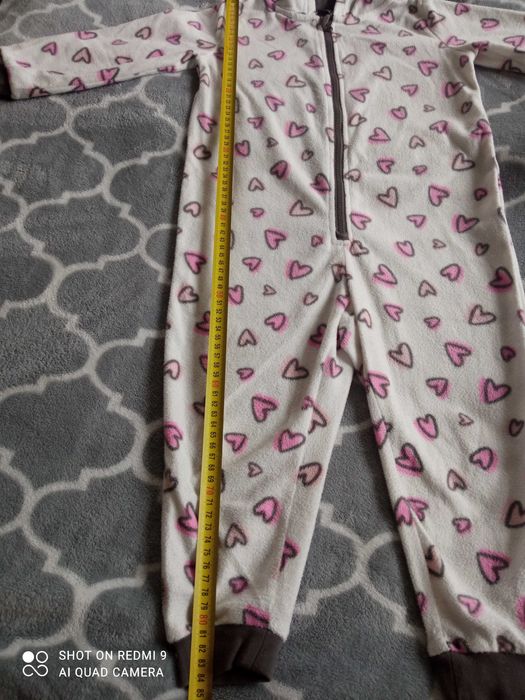Polarowy pajacyk ciepła piżamka 98 104 kombinezon kigurumi do spania