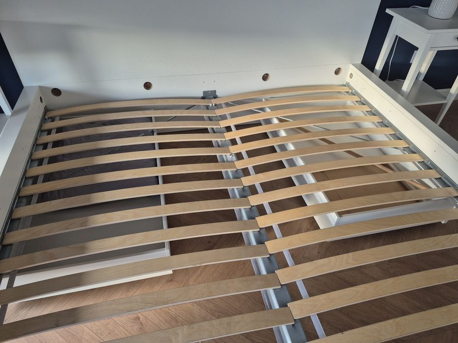 Łóżko + 2 stoliki