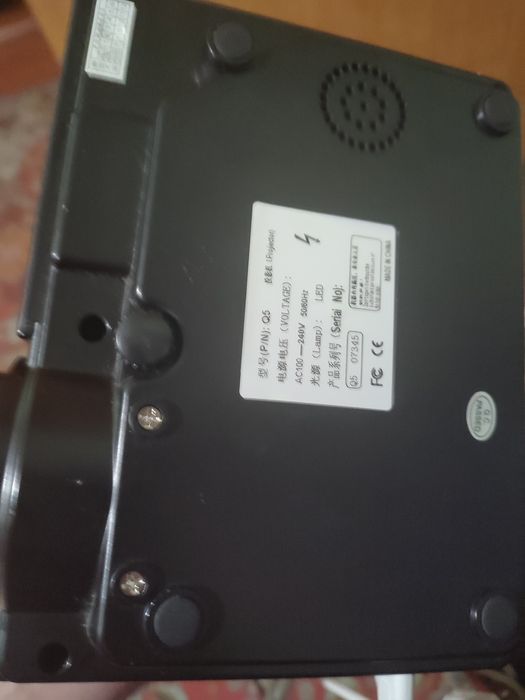 Продам проектор Q5, LED, у відмінному стані