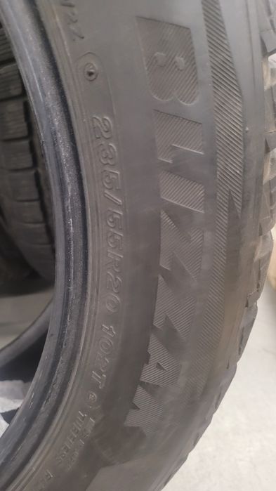 235 55 20 Bridgestone Blizzak DM-V2