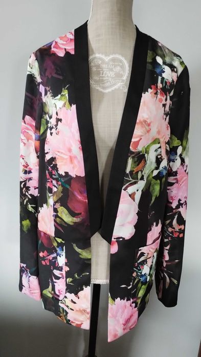 Śliczny żakiet Marciano rozm.40