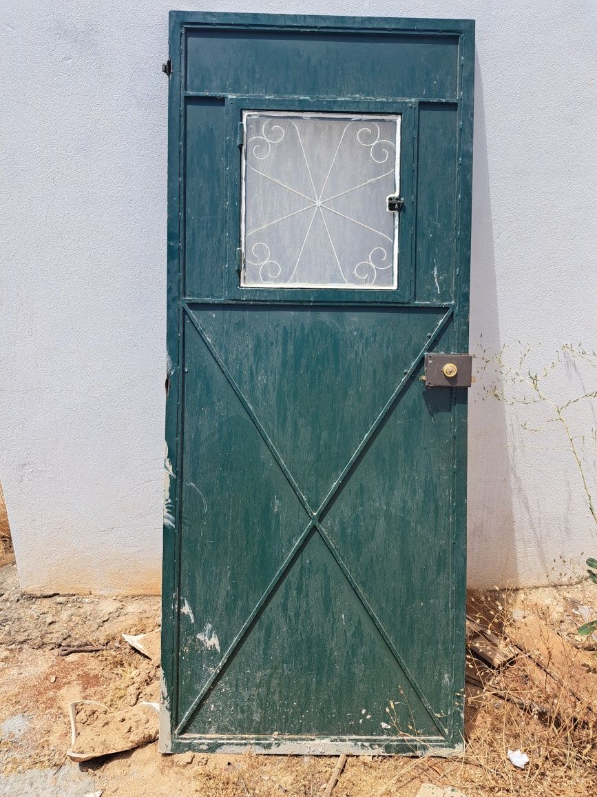 Porta antiga em ferro