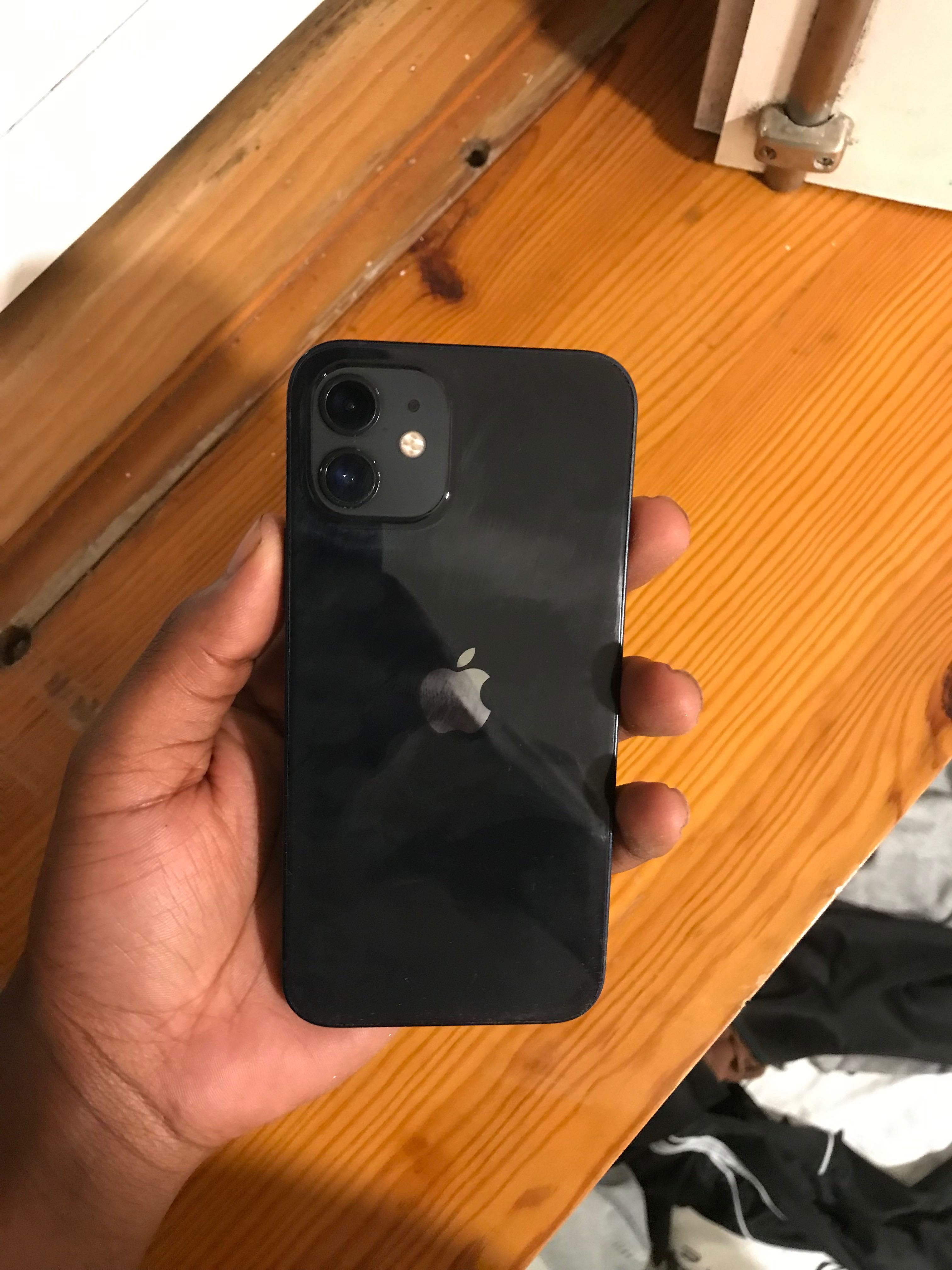 iPhone 12 64gb semi-novo