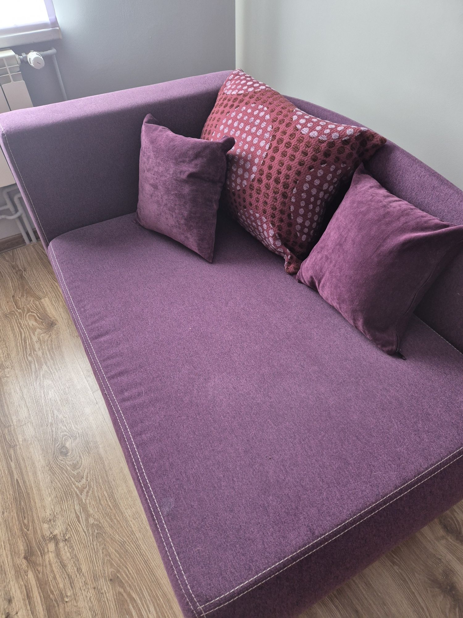 Sofa rozkladana fioletowa