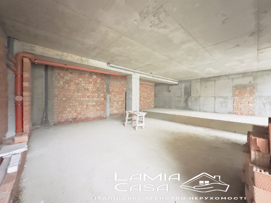 Продаж комерційного приміщення в новобудові по Руській