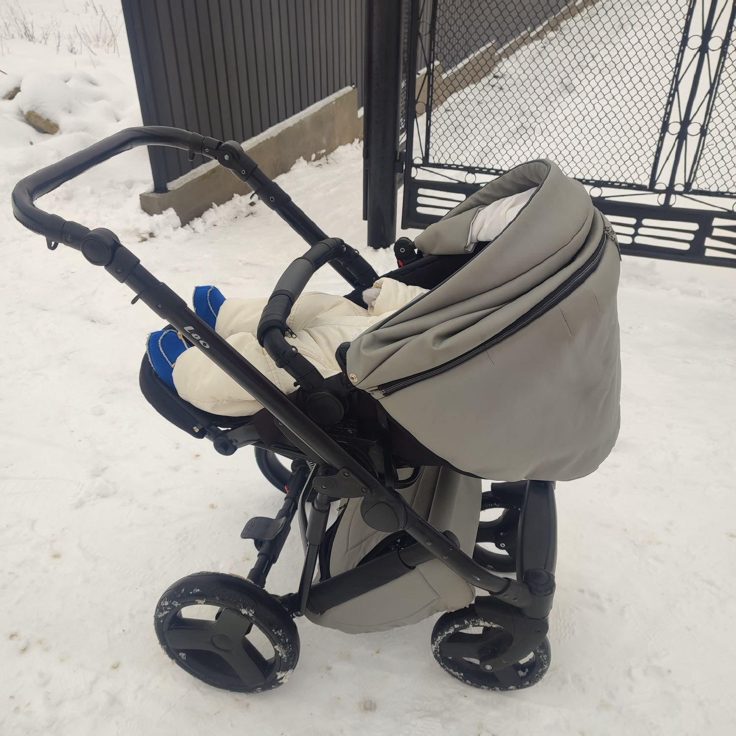 Продам коляску 2 в 1