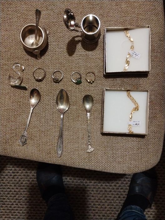 Rozmaitości i srebro też jest,sprzedam.