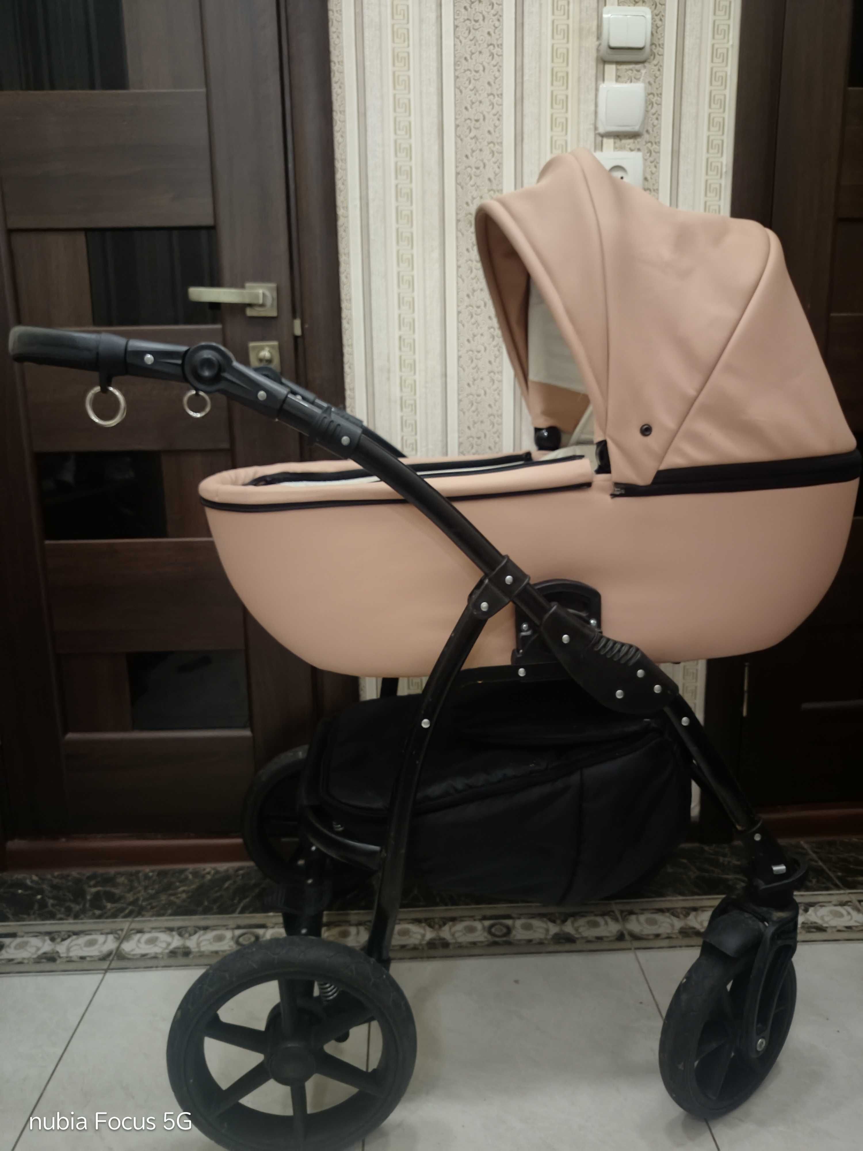 Продам Коляску 2 в 1