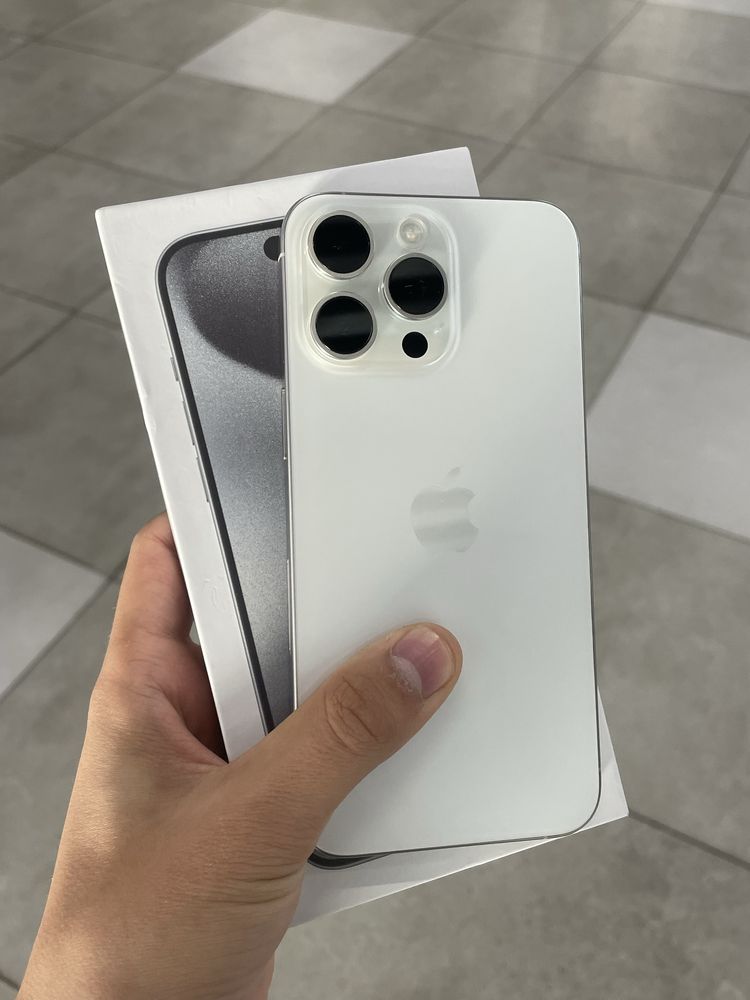 Iphone 15 pro max 256 white titanium