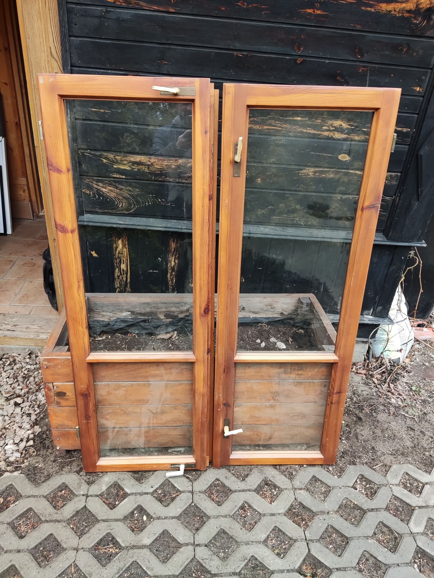 okna drewniane dubeltowe odrestaurowane jak nowe