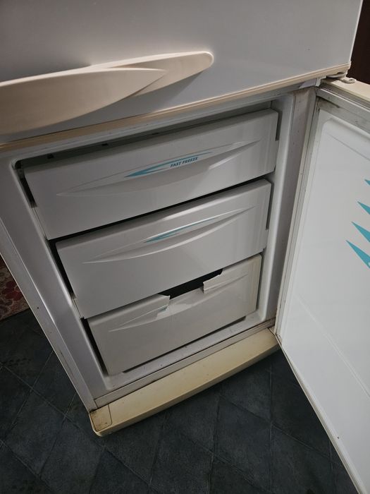 Холодильник Stinol под ремонт или на детали