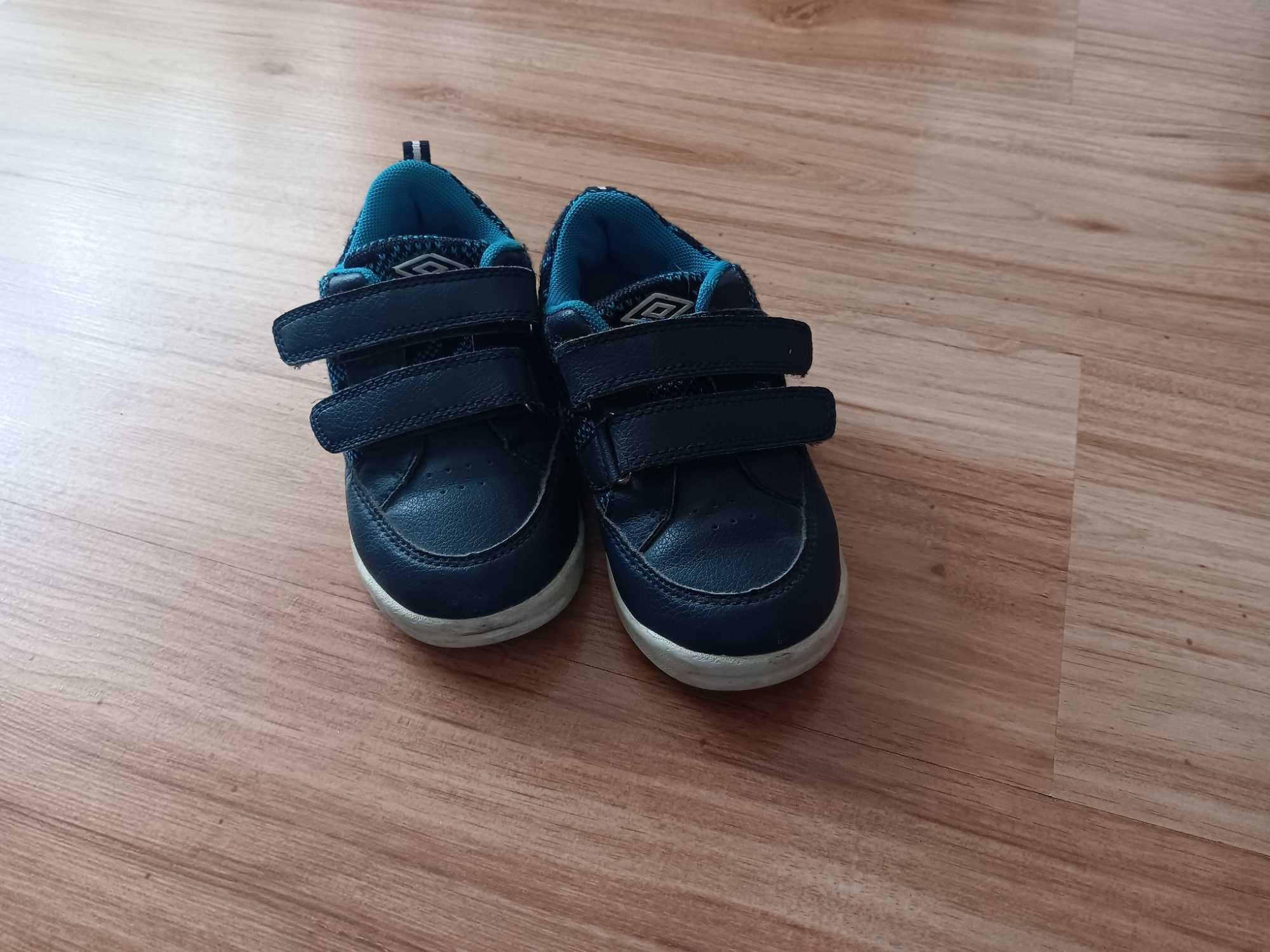 Buty dziecięce Umbro, rozm. 27, wkładka 17,2 cm