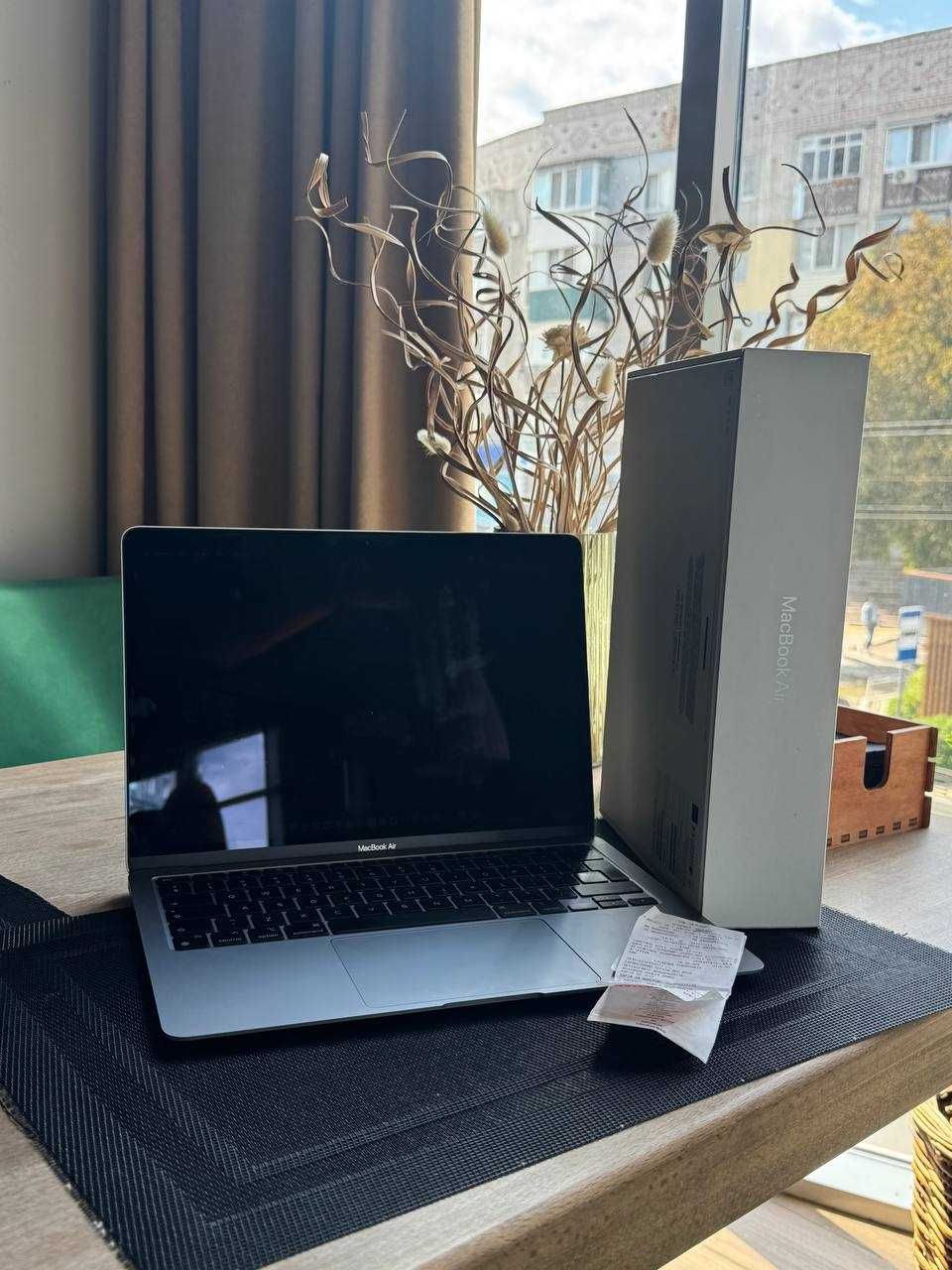 MacBook Air M1 91% батарея в идеале полный комплект