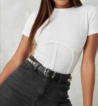 T-shirt estilo corset cetim