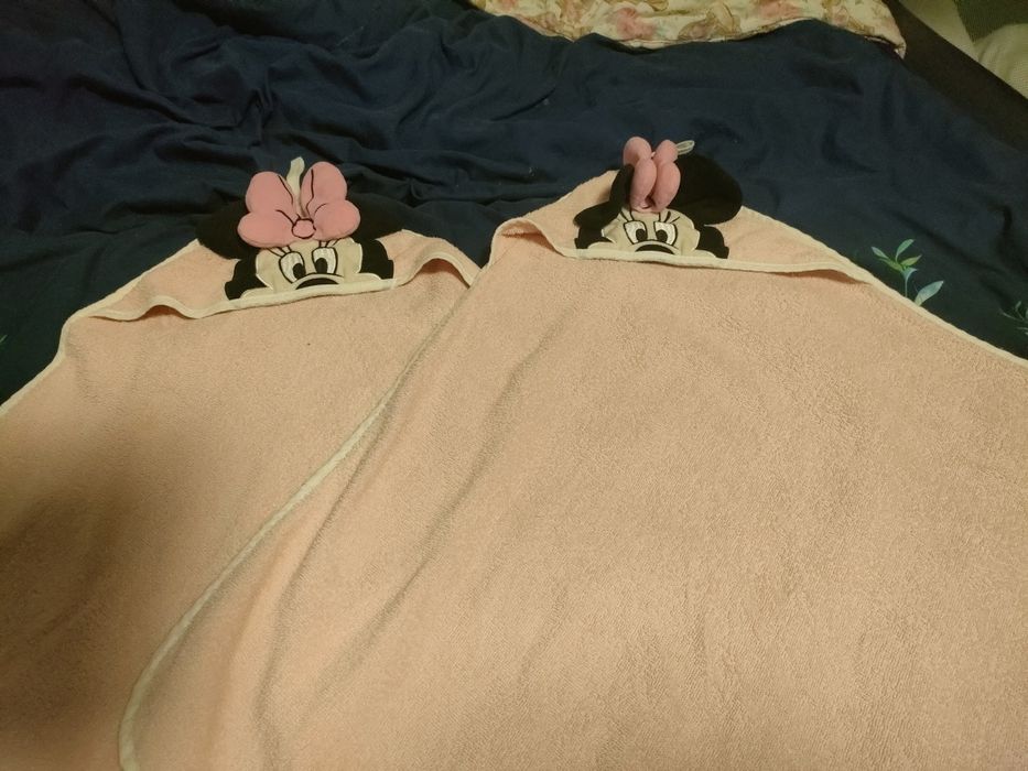 ręczniki z kapturem dla bliźniaczek