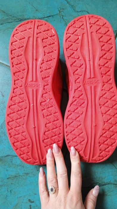 Кросівки жіночі 38р.