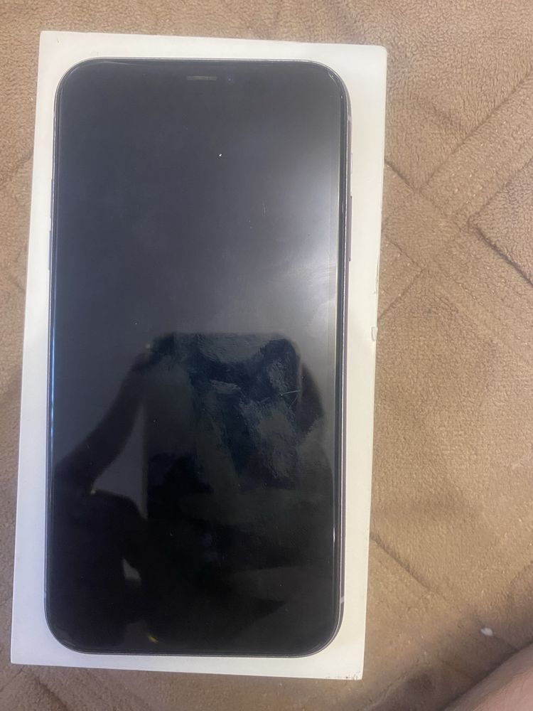 Продам Iphone 11