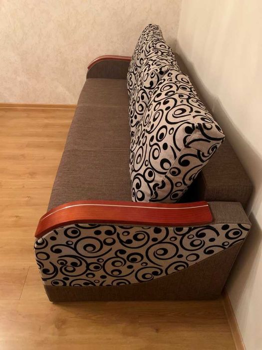 Elegancka sofa / kanapa rozkładana 200 cm x 135 cm (na sprężynach) !