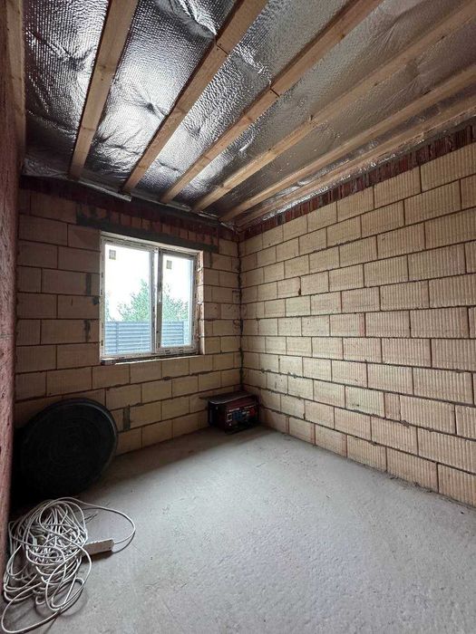 Одноповерховий будинок в Дмитрівці поруч ліс та центральна дорога